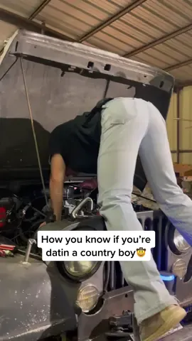 What makes a country boy a country boy? 👀🤠 @austinmichaelus #couple #country #boyfriend #couplegoals #funny 
