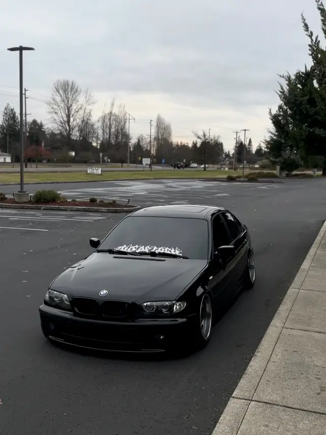 Internet car 💫                                                  #fyp #bmw #slammed #static #carsoftiktok #foryou #viral #326 #daily #fypシ #foryoupage #xyzbca #330i #cartok 