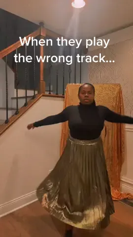 When they play thr wrong track. No more mix CDs for me… 😬🥴😂 #dance #blackgirlsoftiktok #praisedancers #fyp 