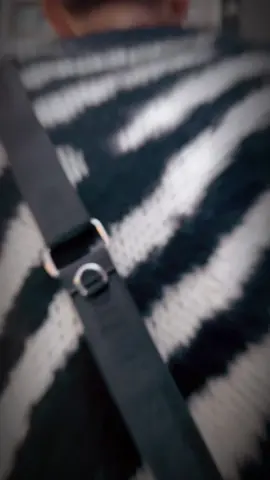 Lại chỉ thích mặc áo len 🥲