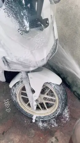 Portable Car foam sprayer carwash sprayer prestige prime shampoo | Check the yellow Basket! #foamsprayer #carfoamsprayer #carshampoo #prestigecarshampoo #carcleaner #motorcycle #tiktokshop #fyp