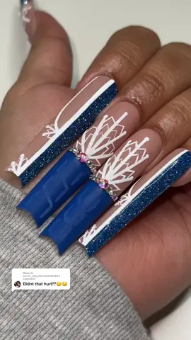 Replying to @sumin_staycfan123456789 How many times did you watch this 🤭 #ivonnemireyaa #winternails #beautyhacks #oddlysatisfying #dailycharme 
