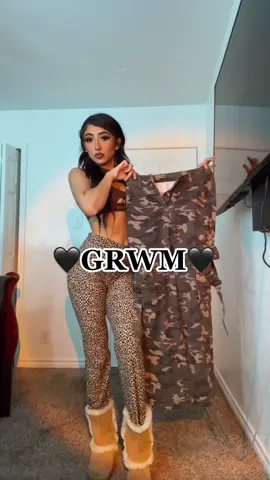 Pants &boots from @ROMWE use code QXXW0631 for $$$ off 🖤 #ROMWE  