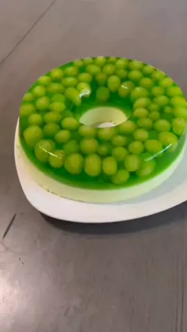 Gelatina verde con queso crema, a los pequeños de casa les encantará. #mipanquecitorosa #emprendedora #postre #hechoencasa #facilyrapido #postresfaciles #dinerorapido #viral #emprende #desdecasa #gelatina #gelatinadequeso 