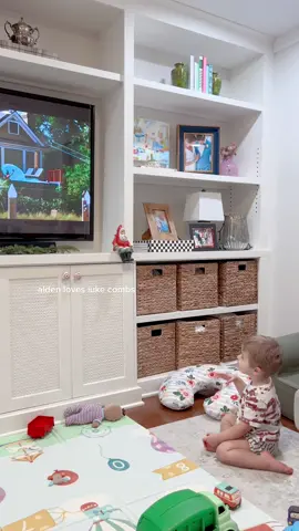 watching country music vids are his favorite past time #lukecombs #countrymusic #fyp #kids 