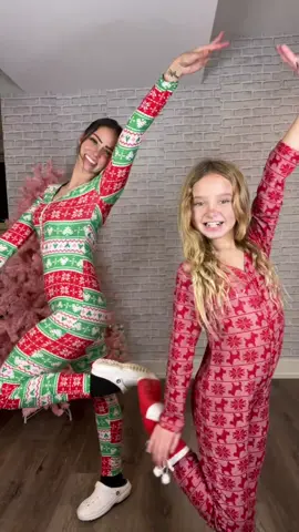 Merry Christmas everyone! 💋 #momanddaughter #MomsofTikTok #momsover30 #matchingchristmaspjs 