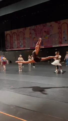 Dance is the answer #dancechallenge #dance #Love #pointedancer #nutcrackerrehearsals #nutcracker #danzar #ballet #nutcrackerseason 