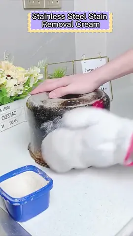 Korean stainless steel stain removal cream,pot bottom hood smoker,all kinds of pots and pans can be used,the effect is too obvious #stainremoval #cleaninggoodies #cleaner #kitchengoodies 