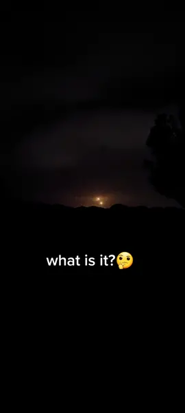 what is it??! 👽 12 fireballs landed on the ground😱 #ufo #ufosky #ufosighting #ufologia #ufocommunity #sky #fireball #нло #нло2022 #инопланетянин #amazing #fear #volador #spain #españa #andalucia #alienígenas #alien #alienígenas 