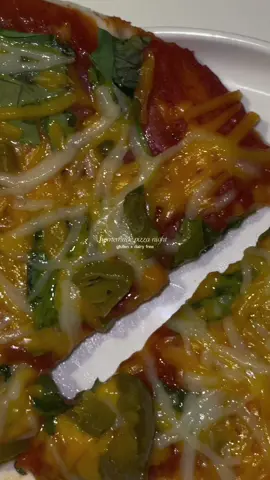 On tonight’s episode of let’s fight the urge to order takeout .. 🍕 #eatingin #cookingathome #foodinspo #dinnerisserved #dinnertiktok #EasyRecipe #lazyrecipe #lazycooking #Lifestyle #glutenfree #dairyfree #pizzatiktok #healthypizzaathome 