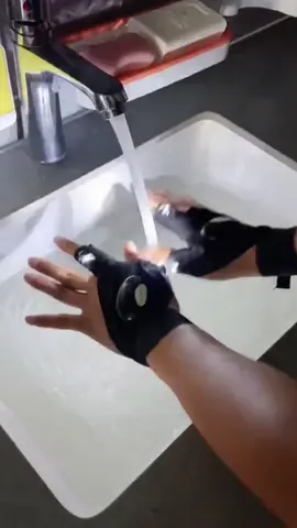 Discover the perfect gift for crafters, fishermen and hunters. Fingerless flashlight gloves are packed with a waterproof high-intensity LED flashlight, which provides you with strong light and flexible use. They're made of a soft plush fabric and lined with fleece that keeps your hands warm in cold conditions. Click the link in bio! #wintergloves #exporters #cyclinggloves #motorbikegloves #glove #gloves #hardwork #outdoor #camping #Hiking #survival #gear #everydaycarry #flashlight #survivalgear #flashlights