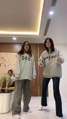 Mồm đếm nhịp trông lom dom cực =)))