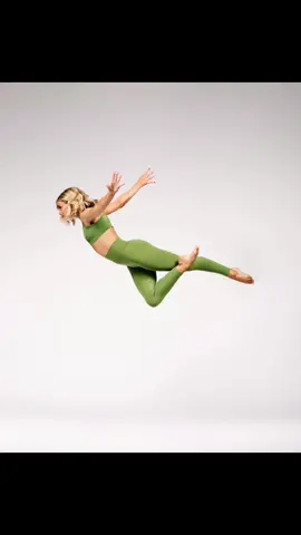 @uvudanceteam year 3 action shots🫶🏼💚  #fyp #collegiateathlete #collegiatedancer #uvu #dancer #photoshoot #pose #Lifestyle 
