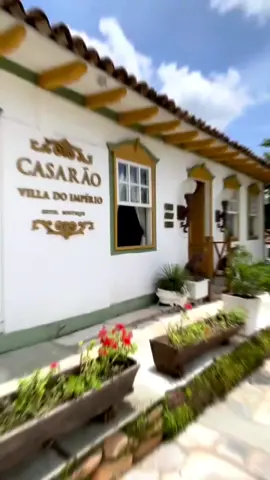 Conheça e se apaixone pelo Casarão ❤ #casaraovilladoimperio #pirenopolis #grupovillahoteis #piri #ferias #travel #goias #roteirodecharme #viagem  #descanso #trip #historico #hotelromantico 