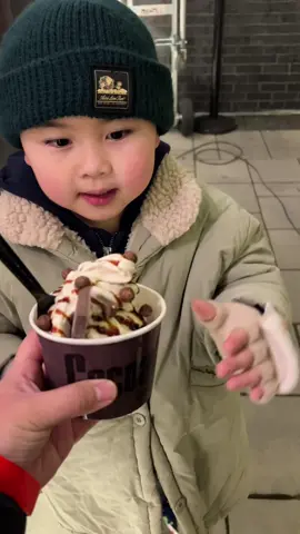 That whisper though 😍 #thankyoumama #kith #dykerheightschristmaslight #happyholidays #nyc #newyork #icecream #Foodie #foodfam #wholesome #yum #fyp