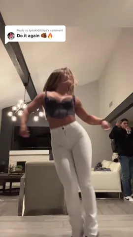 This dance is so addicting 🥵 @xo.bigd wearing Regular V2 Pastel Flared High Waisted Fitjeans in White 🤍 #fyp #fy #jeans #fitjeans #trend #trending #dance #OOTD 