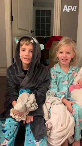 Parenting is the gift that keeps on giving 🎁😀 #family#holiday#funny#parenting#christmas#afv