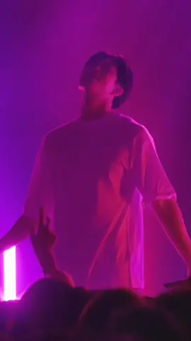 Lakas maka Adonis ng Sexy Nukim mo Daddey ahhh charizzz. Gusto ko lang sabihin na napaka swerte ng mga babae sa harap mo.Sobra na hahaha #namjoon #kimnamjoon #bts #btsfyp #rmindigo #RMLiveInSeoul 