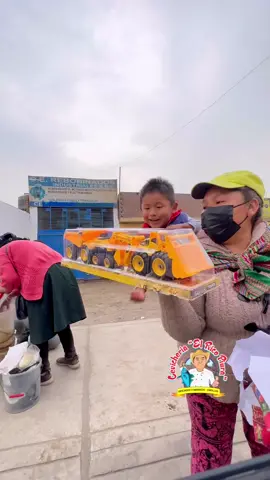 Llevando alegría a los niños por Navidad 🎄🙏🥰🇵🇪@Edi Morales #cevicheriaelricopiura #cevicheriaelricopiuradelpueblo #Viral #Perú #parati #Lima 