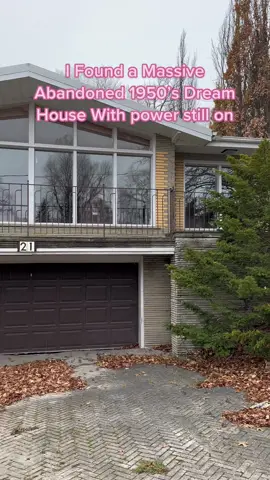 #abandoned #abandonedplaces #1950s #vintage #foryou #fyp #screammovie 