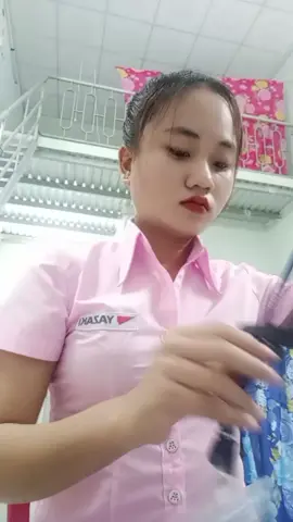 cố gắng lên ngày mai là thứ 7 r😊