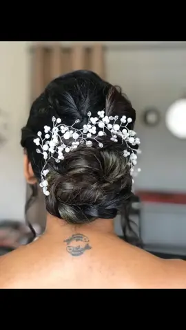 Modern Bridal 😍Son inlove with this look,all she requested was colour/bold eyes #durbanmakeupartist #glamamkeup #bridalmakeup #christianbride #whitewedding 