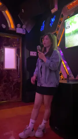 Dù là cơn mưa băng giá dù đợi chờ là nỗi xót xa!