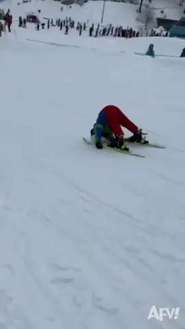 Quand la motivation est à zéro… 😅 Vos enfants aiment-ils skier ? ⛷️ #LMDM #lamaisondesmaternelles #motivation #funny #ski #neige #sport #vacances #chute 