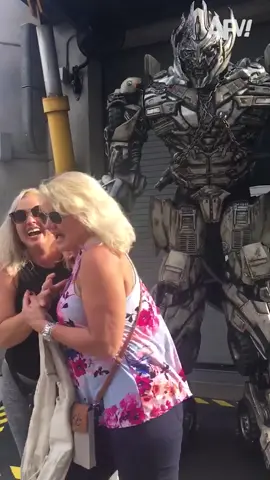 Their scream in unison gets me lol #funny#scare#prank#amusementpark#reaction#afv