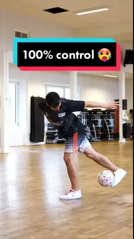 Always in control 👀 #footballfreestyle 