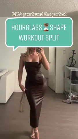 Changed my routine towards the end of the year and im already noticing such favorable differences in my physique😮‍💨 whats your split? ##workoutsplit##split##workouts##freeworkouts##beforeandafterweightlifting##beforeandaftertransformation##bodytransformation##gluteworkouts##gluteguide##buildfemininecurves##womenwholift##followalongworkouts##hourglassshape