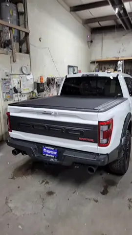 New Bakflip X4s tonneau cover installed on brand new Ford F-150 raptor. #ford #bakflip #revolver #raptor @ford @fordtruckcountry.com 