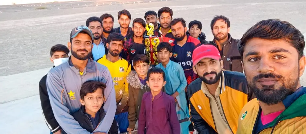 @karim_rocks_official110  alhumdulilah my team Sameer Jan sports back to back champion 💪🏆 of J P L well played all boys 🎉🎉