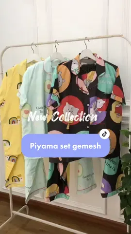 Siapa yang udah punya piyama set lakabee? Wajib koleksi ya besti😘 #lokabee #homewear #sleepwear #sleepwearfashion #homewearstyle #tiktokshop #livetiktok #fypシ #foryou #foryoupage #sleepwear #sleepwearfashion 