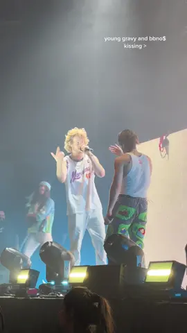@bbno$ @yunggravy one of the most iconic videos ive ever taken tbh #bbnomoney #bbno #yunggravy #yunggravyconcert  #fyp 