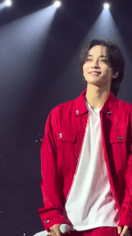 YOON JEONGHAN 🤍❤️ #jeonghan #ajunice #betsinbulacan #bethesuninbulacan #svt #seventeen #concert #fyp #kpopfyp 