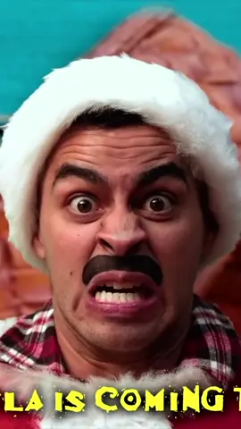 La Chancla is coming to town #comedy #funny #fyp #foryou #santaclausiscomingtotown #santaclaus #lachancla 