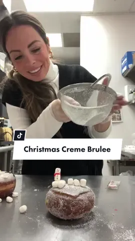Replying to @nothingtoseehere129 HE’S SO CUTE 🥹❤️ #donut #donutshop #cremebrulee #vegas #vegastiktok #food #FoodTok #entrepreneur #mom #workingmom #latina #christmas #snowman 