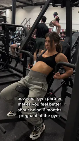 Its a struggle #gymgirl #fitnesshumor #FitTok #gymhumor #GymTok 