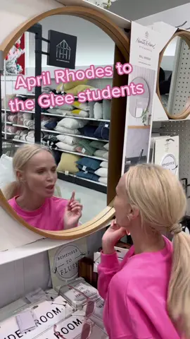 Didn’t go quite as #willschuester  planned… #popular #wicked #glinda #kristinchenoweth #aprilrhodes #glee #gleek