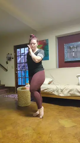 such a fun song to preform to! #dance #bellydancer #bellydance #bellydancetiktok #shimmy 