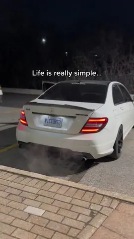 🙇🏻‍♂️🙇🏻‍♂️🙇🏻‍♂️ #fyp #carsoftiktok #foryou #c63amg #c63 #messi #amg #motivation 