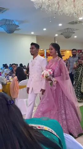 Happy married life sweethearts, stay blessed both and thank you very much for inviting us @sri_kumaran_munusamy anne and akka 🥹🫶 #skm ##skmdumdum  