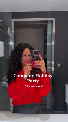 The company holiday party was so much fun. Literally haven’t seen my coworkers in person in almost 2 years. They also paid hotel rooms for all remote employees 😍 #corporategirly #corporatelife #workfromhome #holidayparty #accountant #accountantsoftiktok #auditorsoftiktok  #corporatelife #corporatetiktok 