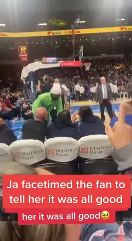 After Ja Morant got ejected from the game, seemingly for talking to a fan court side, he facetimed his Dad from the locker room so he could tell the fan it was all good! Officials later stated he wasn’t ejected for the interaction with the fan but rather for questioning the integrity of the officials. (🎥: TW/J_Daniels17) 