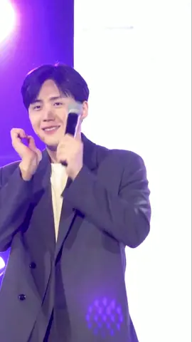 #KimseonHo bailando la canción de los dientes durante su fanmeet . Hermoso! #hometownchachacha
