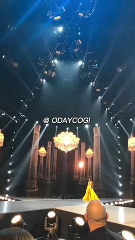 Nhìn lại cú xoay váy huyền thoại của H'Hen Niê tại #Missuniverse2018 #missuniverse #missuniversevietnam2017 #hoahauhoanvuvietnam2017 #hhennie #unimedia #unicorp #hoahau #xuhuong 