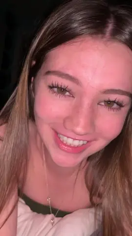 pretend there’s not hair in my face