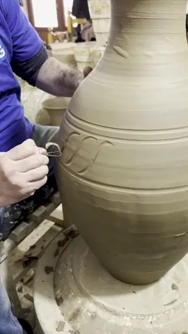 Carving is one of the most satisfying parts of a pottery. #smooth #satisfying 