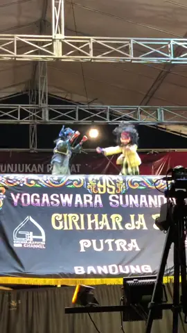 Cepot Tarung🤣 @yogaswarasunandar #bodorsunda #wayanggolekbobodoran #wayanggolek #giriharja3putra #yogaswarasunandar #asepsunandarsunarya 